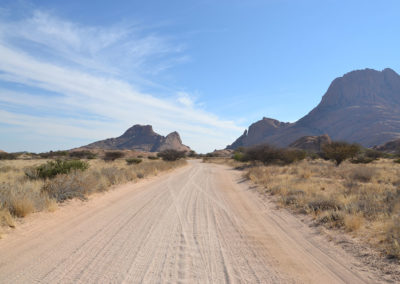 strada interna Spitzkoppe-Damaraland - Diario di viaggio in Namibia