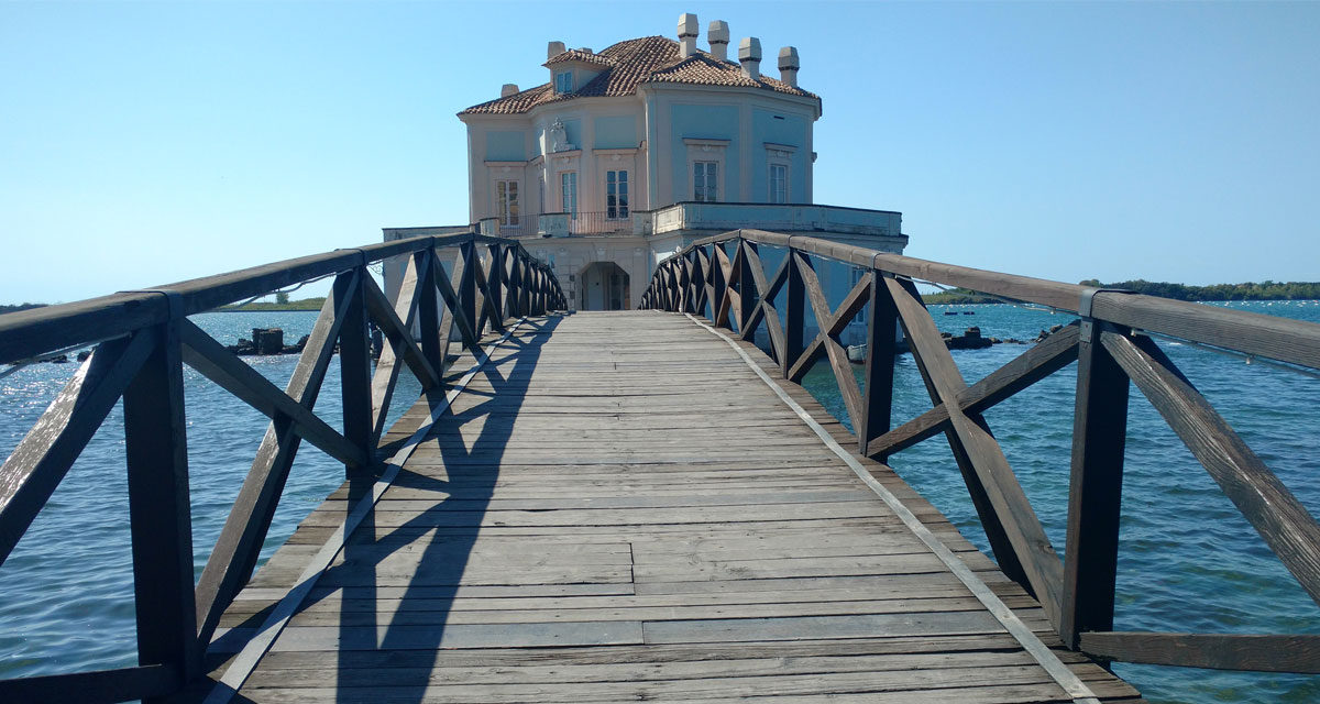 Casina Vanvitelliana di Bacoli: risorse utili e foto