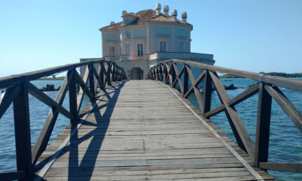 Casina Vanvitelliana di Bacoli: risorse utili e foto
