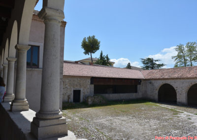 La corte della spezieria alla Certosa di San Lorenzo a Padula