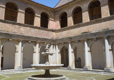 Il chiostro della foresteria nella Casa Alta della Certosa di San Lorenzo a Padula