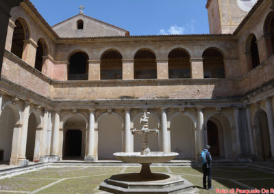 Il chiostro della foresteria nella Casa Alta della Certosa di San Lorenzo a Padula