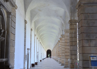 Il porticato con le celle dei certosini