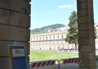 Il porticato con le celle dei certosini