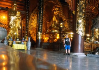 Enorme-Buddha-d_oro---Bai-Dinh-Pagoda