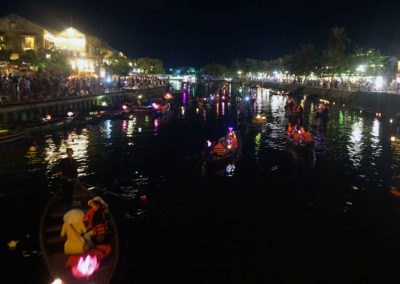 Hoi-An-lungo-il-fiume-di-sera