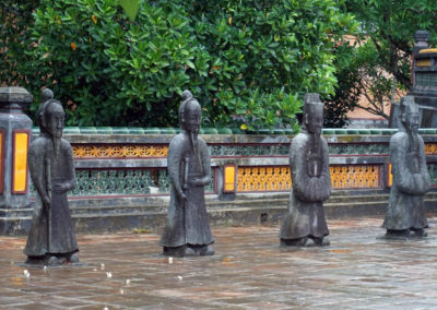 Le-statue-al-Tombe-Imperiali-di-Tu-Duc---Huè