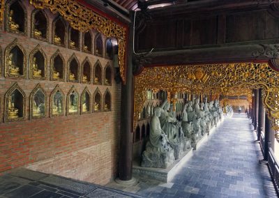 orridoio-lungo-3-km-per-lato-con-statue-di-Arhat---Bai-Dinh-Pagoda
