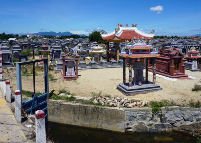 tipico-cimitero-vietnamita-–-Hoi-An