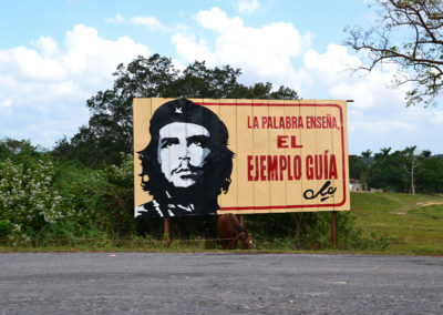 Cartello Che Guevara su autopista Este Oeste L'Avana Vinales - Diario di viaggio a Cuba