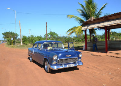 Pontiac blu lungo l'Autopista Nacional - Diario di viaggio a Cuba