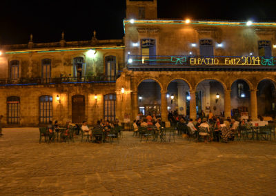 Sera a Plaza de la Catedral, L'Avana - Diario di viaggio a Cuba