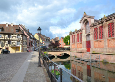 Quai de la Poissonnerie, con Rue des Ecoles e il Marchè Couvert, Colmar - Diario di viaggio in Alsazia