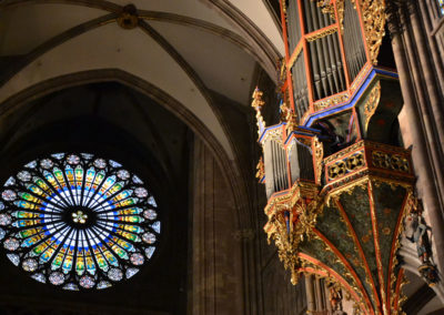 Vetrata colorata del rosone e organo, Cattedrale di Strasburgo -Diario di viaggio in Alsazia