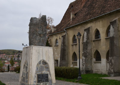 Piata Muzeului, Chiesa del Monastero Dominicano-Biserica-Manastirii- e statua di Vlad Tepes, Sighisoara - Diario di viaggio in Transilvania - Romania