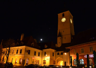 Piata Mare e Turnul Stafului con il Ristorante Turda, Sibiu - Diario di viaggio in Transilvania - Romania