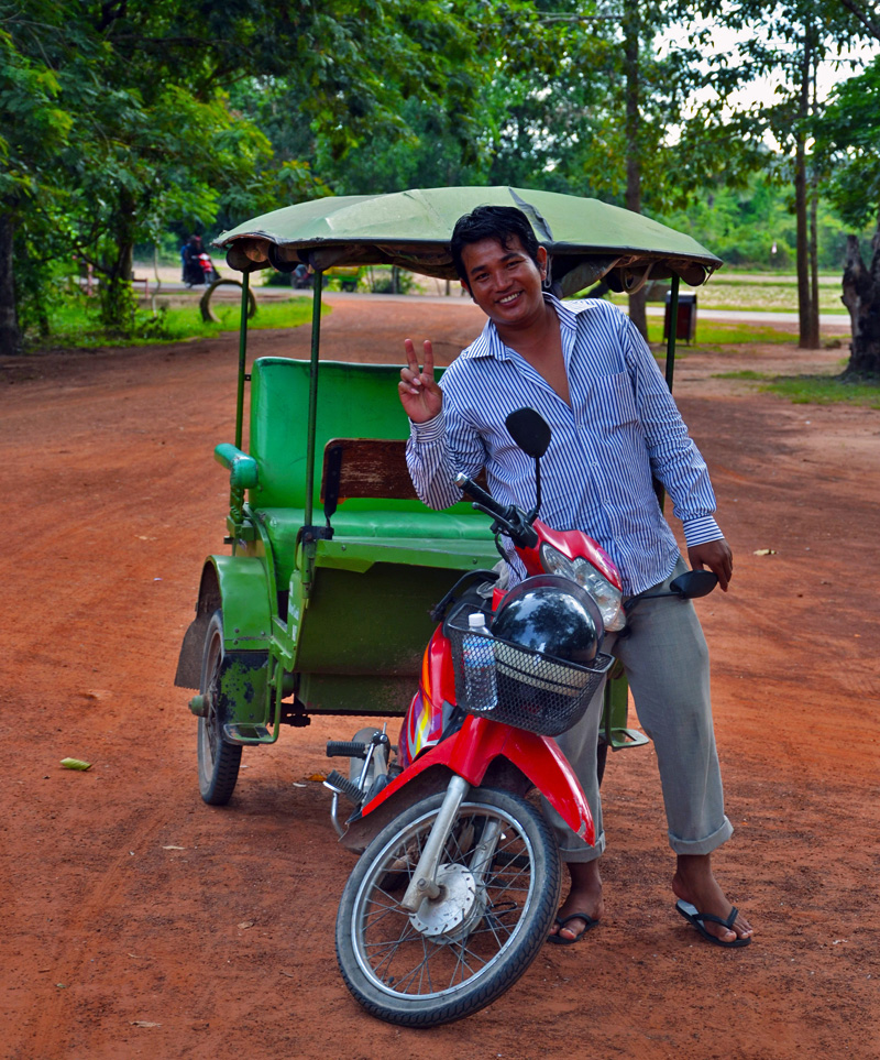 Alì-con-il--tuk-tuk-a-Siem-Reap