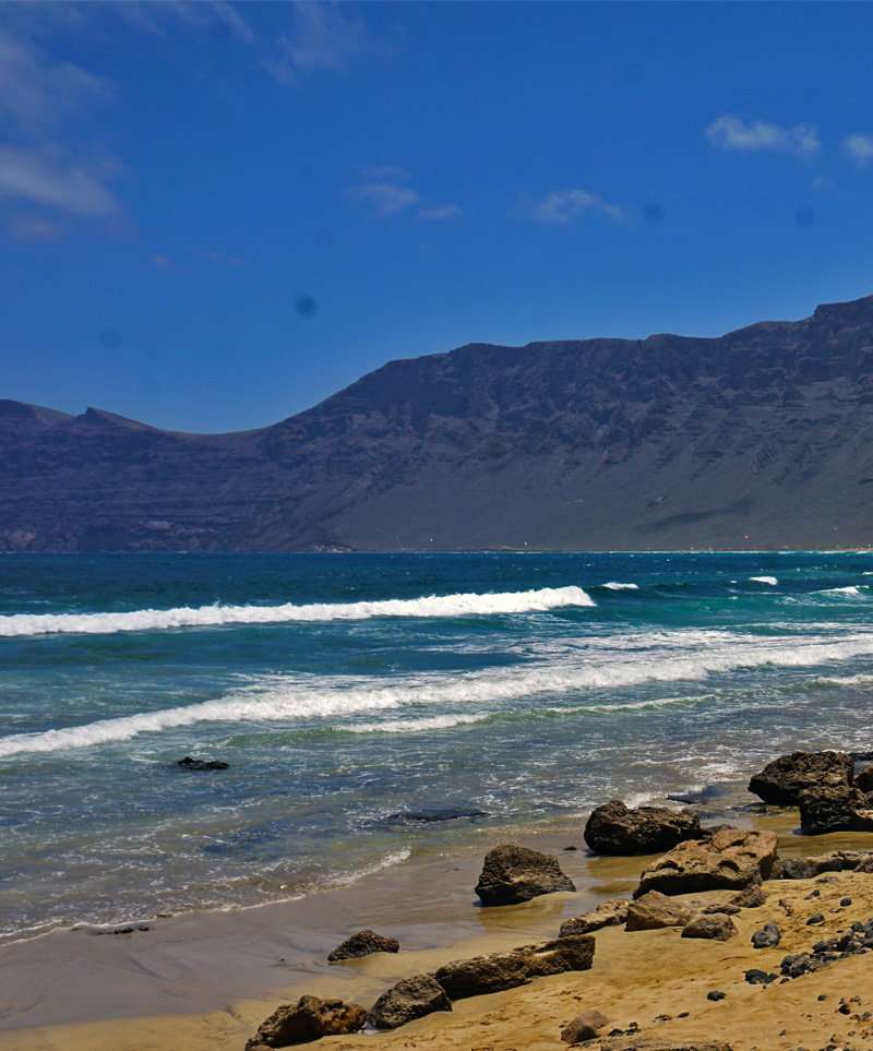 Playa-de-Famara,-Lanzarote