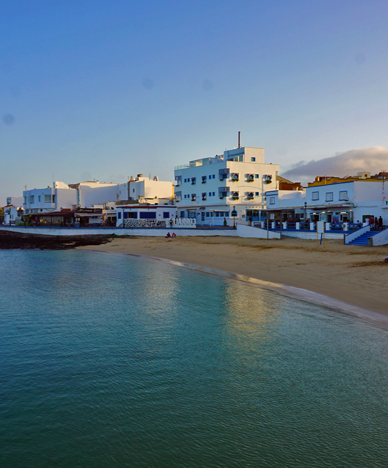 Playa-la-Clavellina,-Corralejo,-Fuerteventura