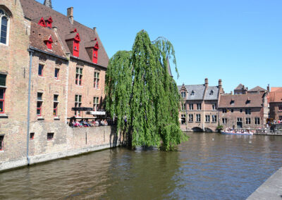 I canale nel quartiere Huidenvettersplein,-Bruges