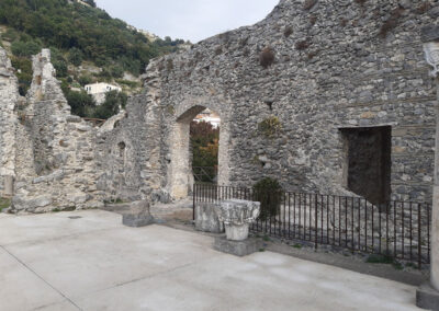 L'interno della Basilica di Sant'Eustacchio a Scala