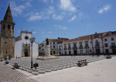Praca da Republica e Igreja de Sao Joao Baptista, Tomar