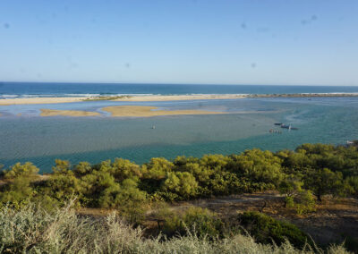 Alta marea, panorama Cacela Velha su Rio Formosa e mare