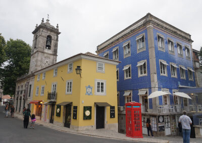 Igreja de Sao Martinho e Cafè Paris, Sintra