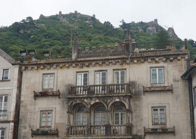 Palazzo e sfondo con Castelo dos Mouros, Sintra