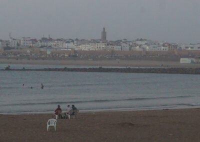 Spiaggia, Rabat con sfondo su Sale'